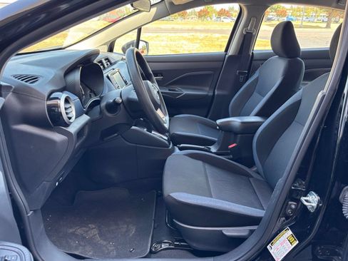 Used 2025 Nissan Versa SV FWD image 20