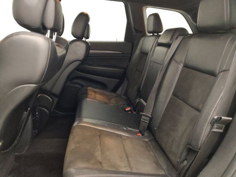 Used 2018 Jeep Grand Cherokee Altitude RWD image 18