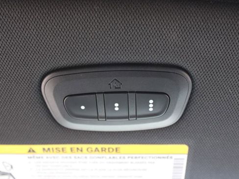 Used 2025 Chrysler Pacifica Select FWD image 55