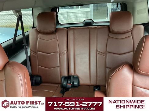 Used 2019 Cadillac Escalade ESV Premium Luxury w/ LPO, Radiant Package AWD/4WD image 19