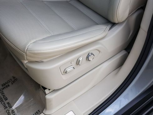 Used 2025 Cadillac Escalade Sport Platinum image 8