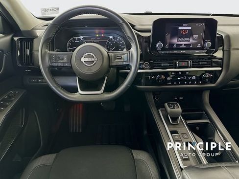 Used 2024 Nissan Pathfinder SV FWD image 28