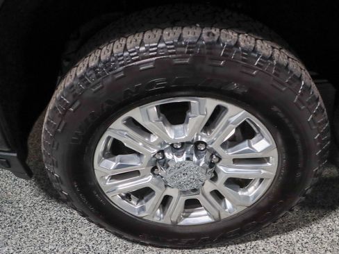 Used 2022 GMC Sierra 2500 Denali w/ Denali Ultimate Package image 11