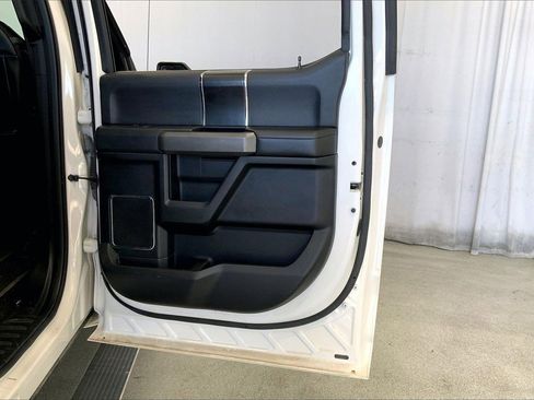 Used 2018 Ford F150 Platinum w/ Equipment Group 701A Luxury image 23