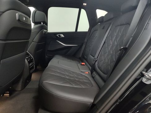 Used 2026 BMW X5 xDrive40i w/ M Sport Package AWD/4WD image 13
