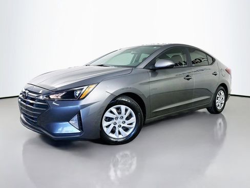 Used 2019 Hyundai Elantra SE w/ Cargo Package FWD image 3