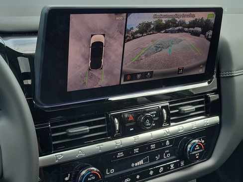 New 2026 Nissan Pathfinder Platinum FWD image 28