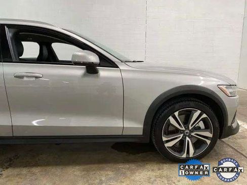 Used 2025 Volvo V60 B5 Cross Country Plus image 93