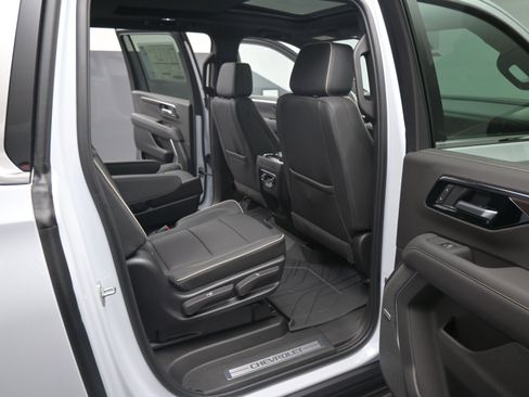 Used 2024 Chevrolet Silverado 1500 Custom Trail Boss w/ LPO, Dark Essentials Package image 23