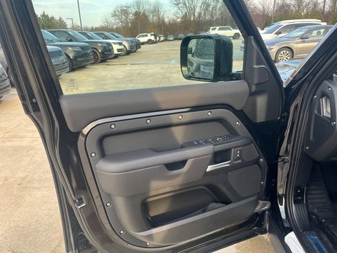 New 2026 Land Rover Defender 110 V8 image 10