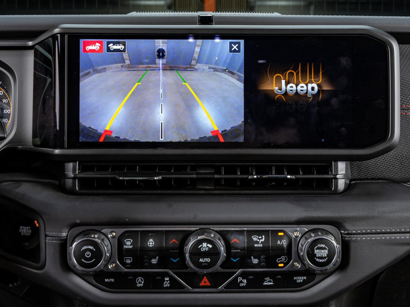 Used 2024 Jeep Wrangler Unlimited Rubicon AWD/4WD image 22
