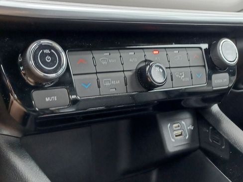 Used 2024 Jeep Compass Limited AWD/4WD image 18