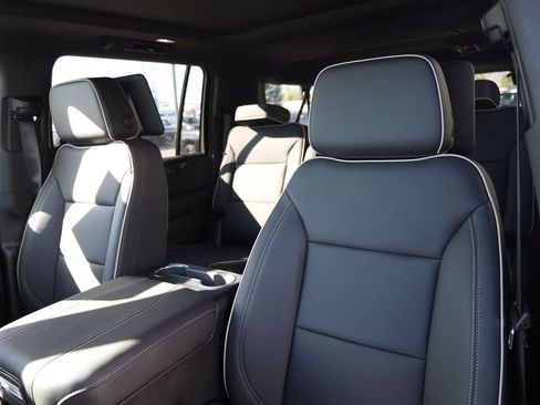 New 2026 GMC Yukon XL Elevation w/ Elevation Premium Package AWD/4WD image 18
