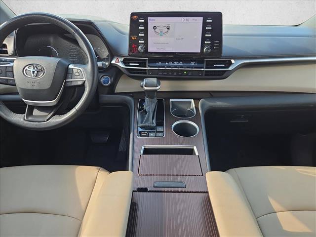 Used 2023 Toyota Sienna XLE FWD image 15