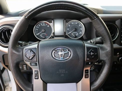 Used 2020 Toyota Tacoma Limited image 19