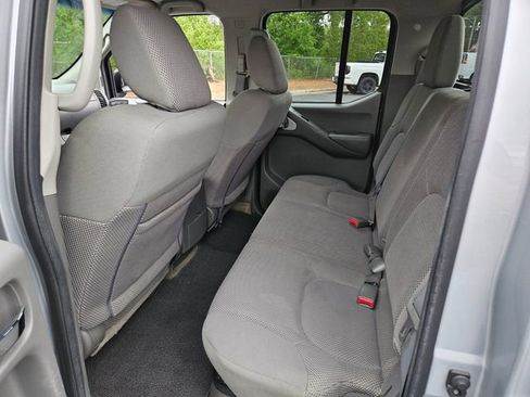 Used 2016 Nissan Frontier SV AWD/4WD image 10