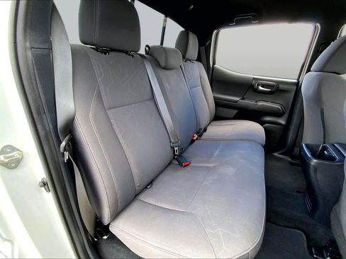 Used 2019 Toyota Tacoma TRD Sport w/ Technology Package AWD/4WD image 19