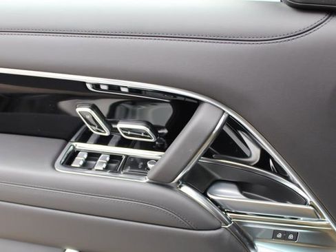 New 2025 Land Rover Range Rover Autobiography image 18