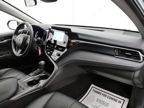 Used 2024 Toyota Camry SE FWD image 16