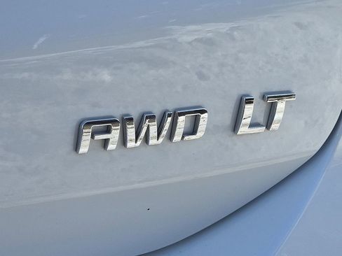 Used 2023 Chevrolet Equinox LT image 36