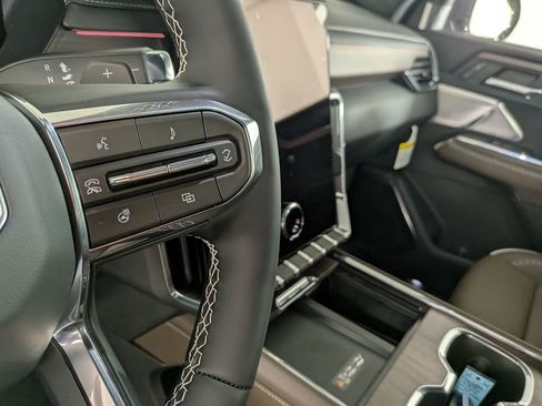 New 2026 GMC Acadia Denali Ultimate w/ LPO, Floor Liner Package AWD/4WD image 22