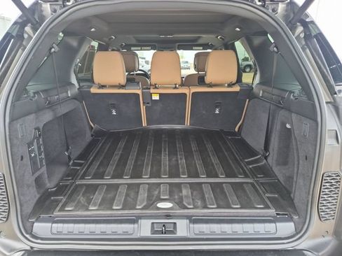 Used 2024 Land Rover Discovery Dynamic SE AWD/4WD image 22