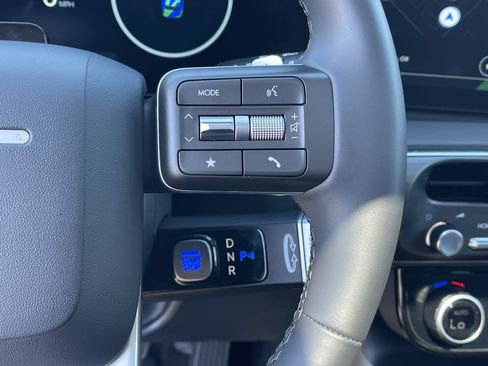 Certified 2026 Hyundai Palisade Limited AWD/4WD image 24