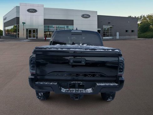 Used 2023 Toyota Tacoma TRD Sport image 9