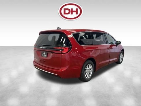 New 2025 Chrysler Pacifica Select image 20