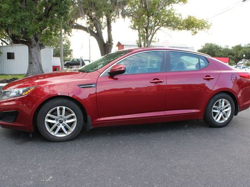 Used 2011 Kia Optima LX w/ Convenience Pkg FWD image 3