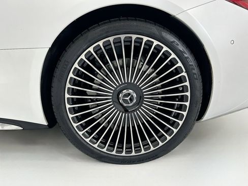 Used 2026 Mercedes-Benz Maybach SL 680 image 34
