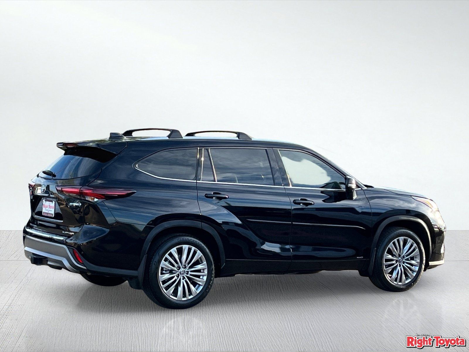 Used 2024 Toyota Highlander Platinum AWD/4WD image 5