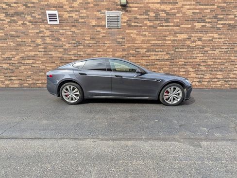 Used 2015 Tesla Model S Performance image 7