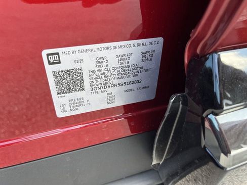 New 2025 Chevrolet Equinox EV RS image 24