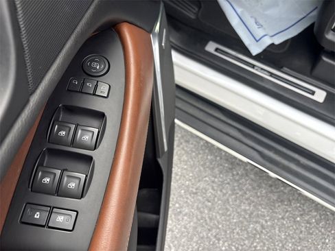 Used 2019 Cadillac Escalade ESV Luxury image 14