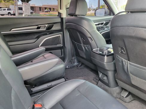 Used 2023 Kia Telluride S FWD image 7