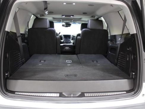 Used 2018 Chevrolet Tahoe LT w/ LT Signature Package image 16