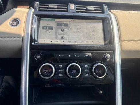 Used 2017 Land Rover Discovery HSE AWD/4WD image 29