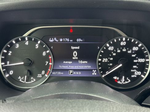 Used 2022 Nissan Titan SV AWD/4WD image 25