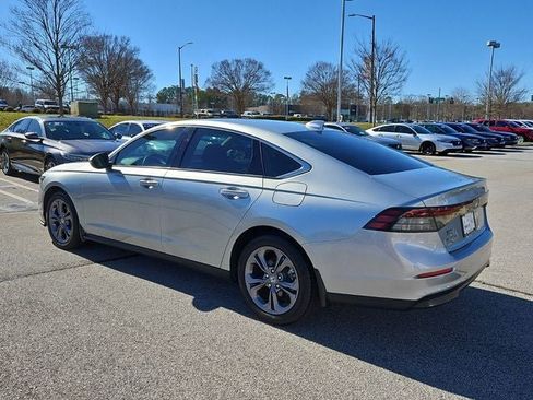 Used 2024 Honda Accord EX image 4