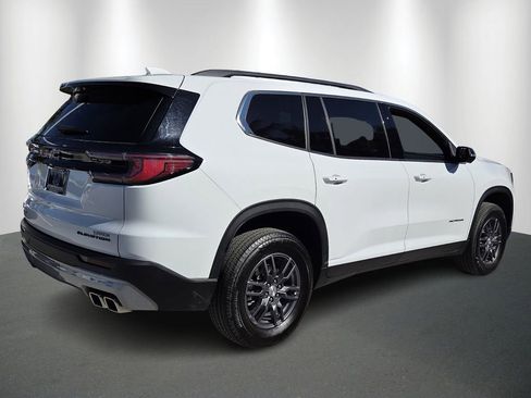 Used 2025 GMC Acadia Elevation image 7