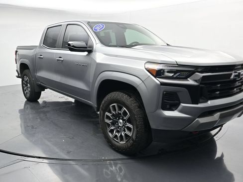 Used 2024 Chevrolet Colorado Z71 w/ Z71 Convenience Package 2 AWD/4WD image 2