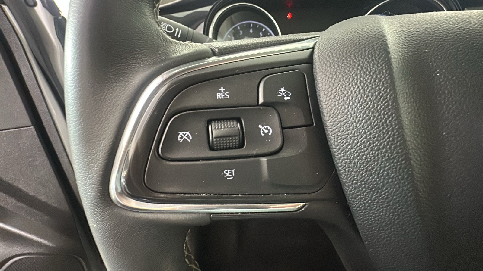 Used 2023 Buick Encore GX Select w/ Safety Package II AWD/4WD image 19
