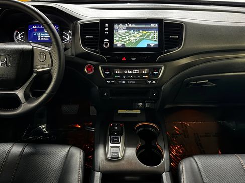Used 2023 Honda Passport TrailSport image 18