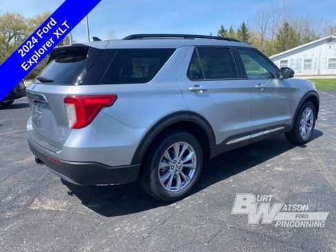 New 2024 Ford Explorer XLT w/ Equipment Group 202A AWD/4WD image 7
