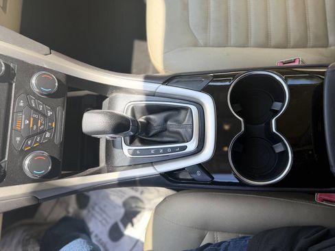 Used 2014 Ford Fusion SE FWD image 16
