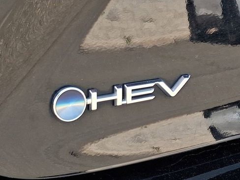 Used 2025 Toyota Camry SE FWD image 30