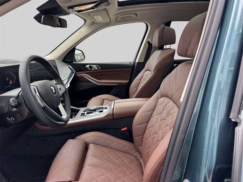 Certified 2023 BMW X7 xDrive40i w/ Premium Package image 13