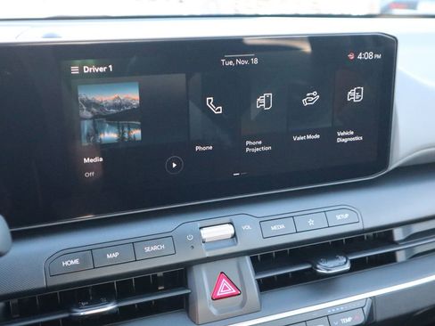 New 2025 Kia K4 LXS image 36