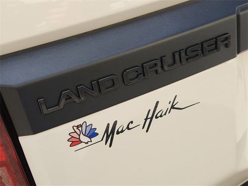 Used 2025 Toyota Land Cruiser image 30